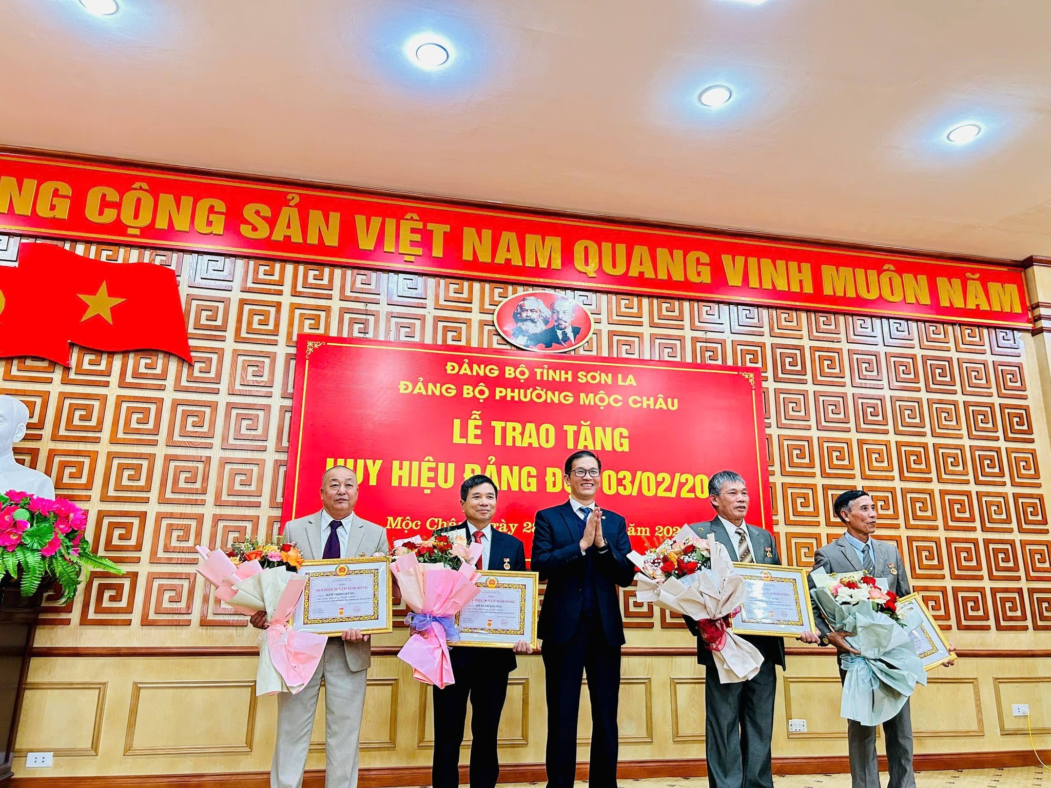 anh tin bai